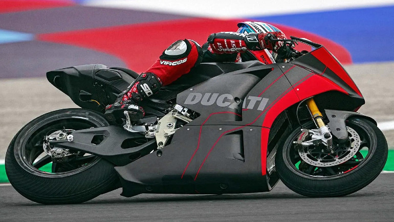 Ελαφριά και καλά ισορροπημένη σύμφωνα με τα λεγόμενα του Pirro.