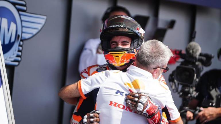 Ανακούφιση για τον Marc Marquez και τη Repsol Honda.