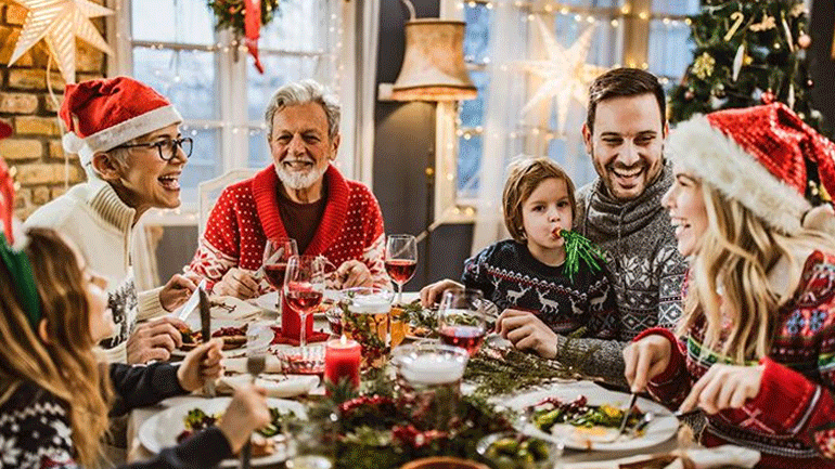 Χριστουγεννιάτικο τραπέζι: Πώς να απολαύσετε στο έπακρο τις λιχουδιές και με ασφάλεια