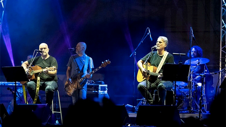 Οι Πυξ Λαξ σε μια μοναδική συναυλία στο Christmas Theater