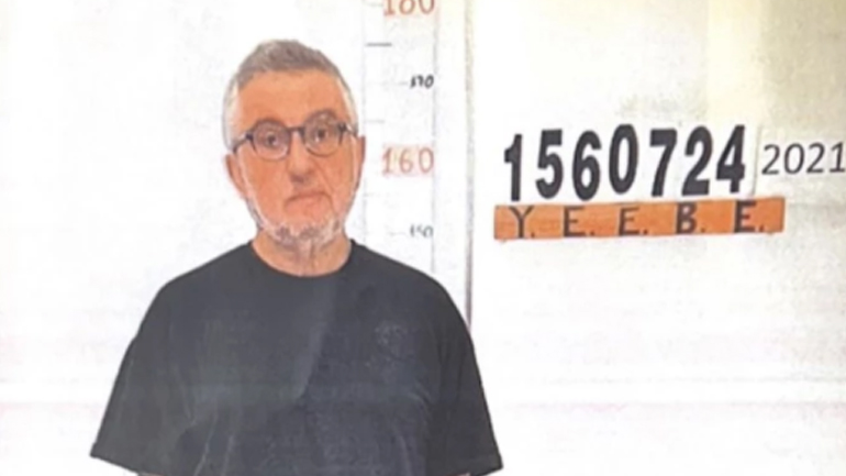 Η πρώτη φωτογραφία του Στάθη Παναγιωτόπουλου από τα κρατητήρια