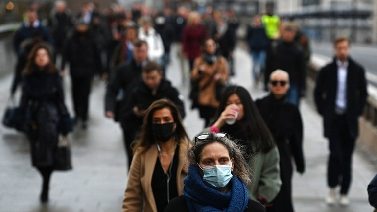 Παραλλαγή Όμικρον: Έως 45% μικρότερος ο κίνδυνος νοσηλείας σε σύγκριση με τη Δέλτα