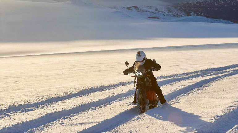 Η Royal Enfield κατακτά τον Νότιο Πόλο