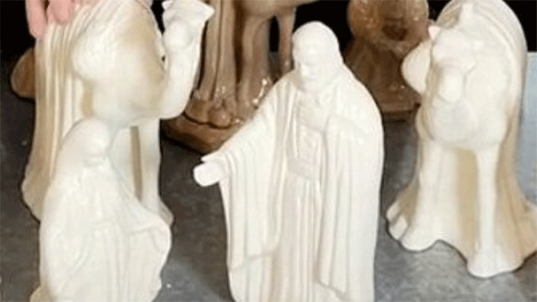 Η Μάρθα Στιούαρτ πουλά αντίγραφα σκηνής Γέννησης που έφτιαξε όταν ήταν στη φυλακή