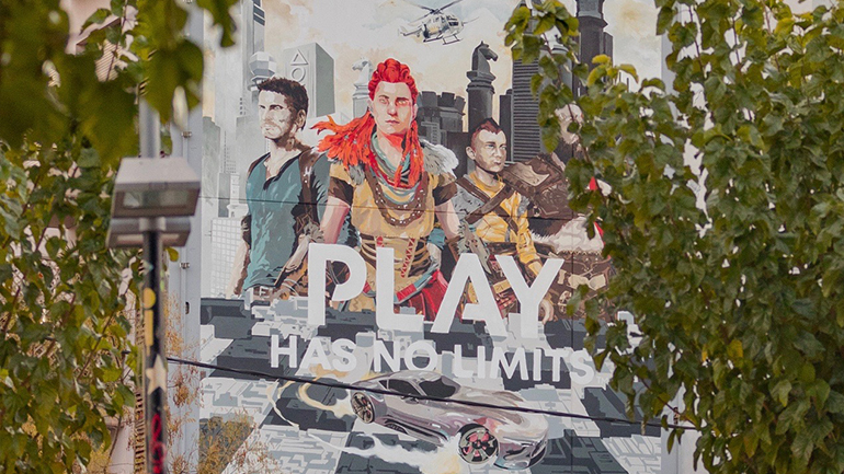 Τεράστια τοιχογραφία PlayStation στο κέντρο της Αθήνας!