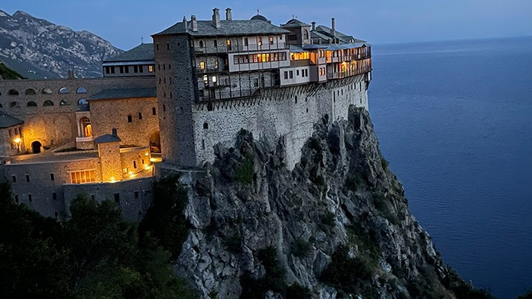 Άγιον Όρος: Συνεχίζονται για τρίτη μέρα οι έρευνες για τον αγνοούμενο μοναχό