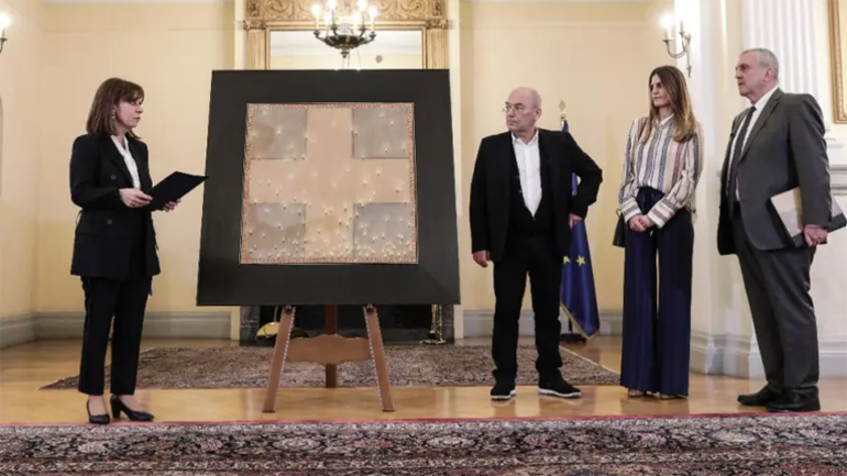 Στην Προεδρία της Δημοκρατίας δωρίστηκε το έργο του Χρήστου Μποκόρου «Έξοδος»