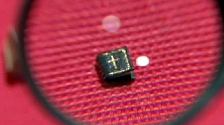 Ένα από τα μικρότερα βιβλία στον κόσμο πωλήθηκε έναντι 4.200 ευρώ σε δημοπρασία