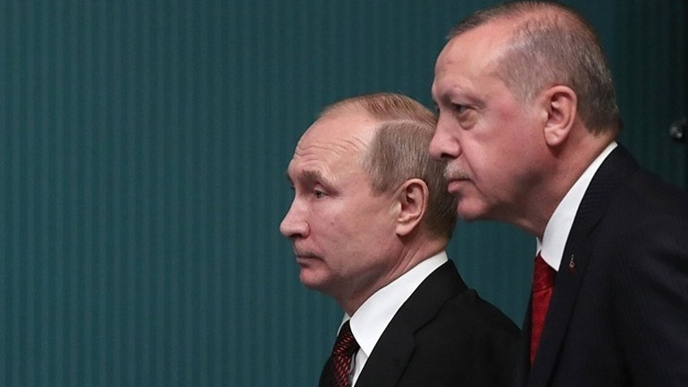 Ρωσία: Η Τουρκία θα μπορούσε να διαβουλευθεί με τις ΗΠΑ για την Ουκρανία