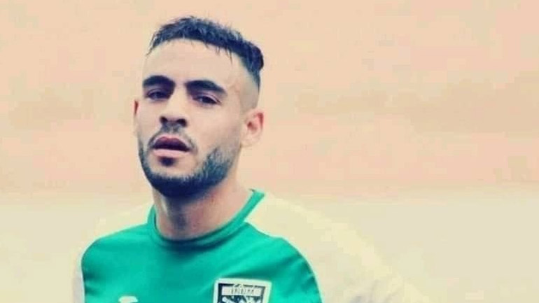 Αλγερινός ποδοσφαιριστής πέθανε από καρδιακή προσβολή στο γήπεδο