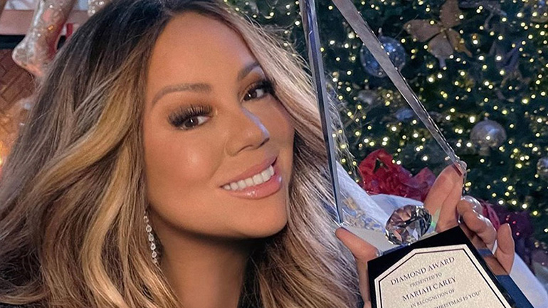 Mariah Carey: Πόσα εκατομμύρια έχει βγάλει από το κομμάτι «All I Want for Christmas Is You»; Mariah Carey: Πόσα εκατομμύρια έχει βγάλει από το κομμάτι «All I Want for Christmas Is You»;
