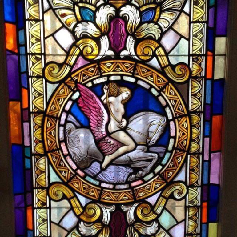 Κείμης Κρυωνάς - βιτρώ από κτήριο πρώην Ιωνικής Λαϊκής Τραπέζης, πλατεία Ελευθερίας