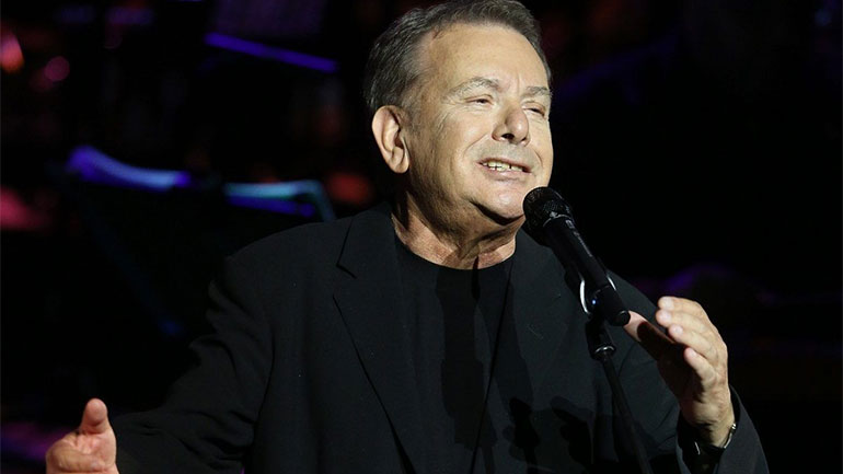 Κρίσιμες Στιγμές: Το νέο τραγούδι του Μανώλη Μητσιά