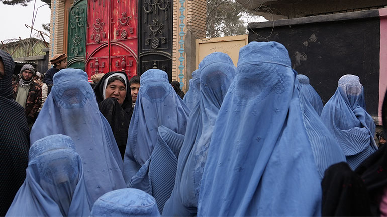 Αφγανιστάν: Οι Ταλιμπάν απαγορεύουν στις γυναίκες να ταξιδεύουν σε μεγάλες αποστάσεις χωρίς να συνοδεύονται