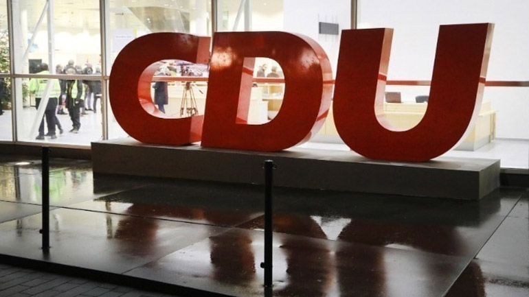 Γερμανία: Στέλεχος του CDU υπεραμύνεται των πωλήσεων όπλων της υπηρεσιακής κυβέρνησης