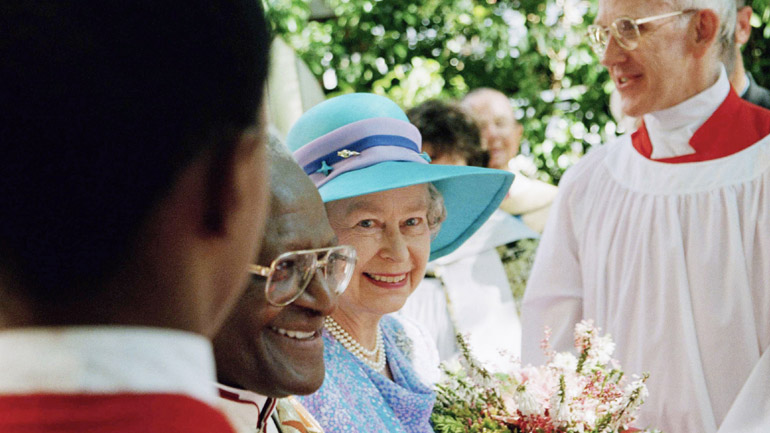 Βρετανία: Συλλυπητήρια της βασίλισσας Ελισάβετ για τον θάνατο του Ντέσμοντ Τούτου