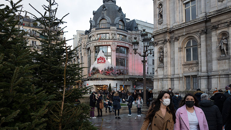 Γαλλία: Τη λήψη επιπλέον μέτρων για τον Covid-19 εξετάζει η κυβέρνηση