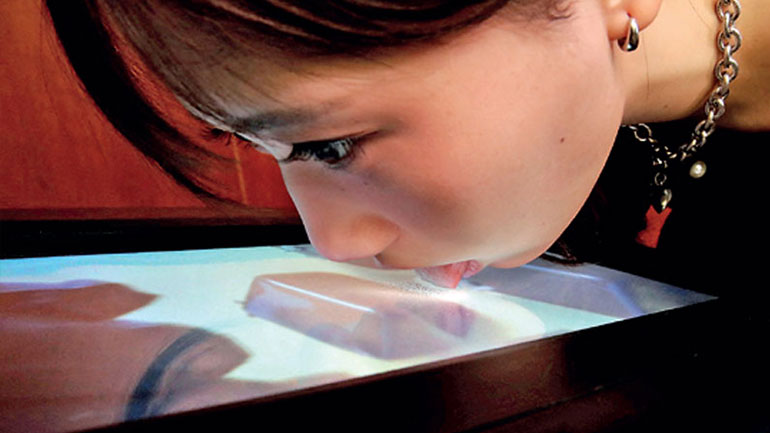 Μια οθόνη για… γλείψιμο!