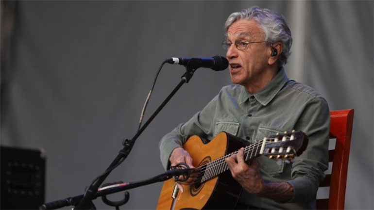 Mε κορωνοϊό ο θρύλος της Βραζιλιάνικης μουσικής Καετάνο Βελόσο