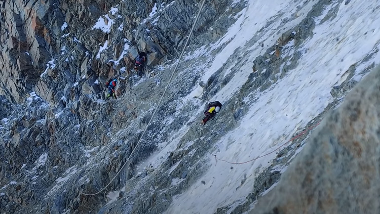 Oρειβάτες αντιμέτωποι με κατολίσθηση (Mont-Blanc)