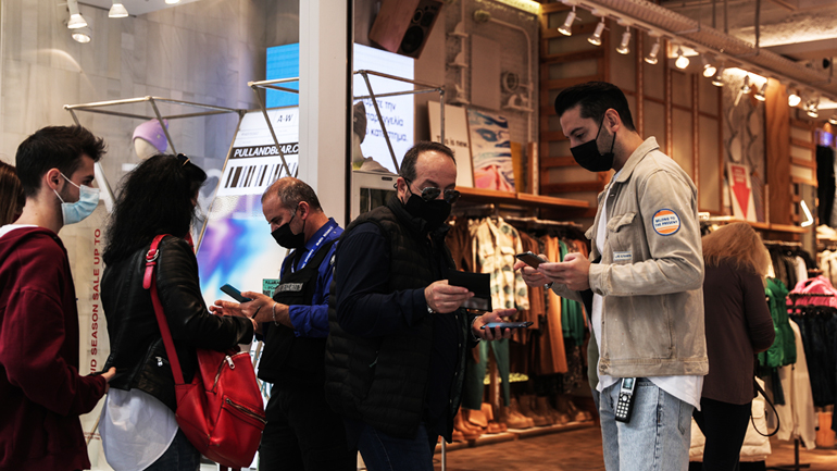 Όλα τα νέα μέτρα για την αναχαίτιση της Όμικρον