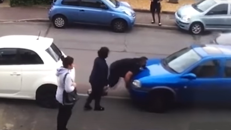 Γιατί είσαι τυχερός εάν έχεις bodybuilder γείτονα;