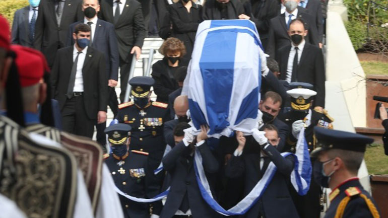 Με τιμές αρχηγού κράτους η ταφή του Κάρολου Παπούλια σήμερα στα Ιωάννινα
