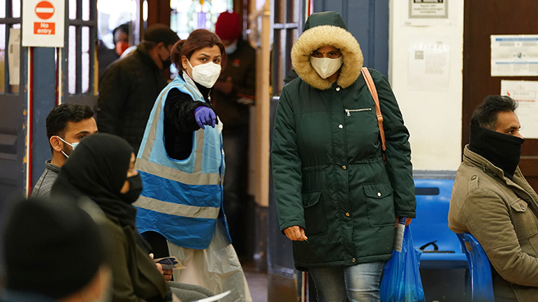 Η Βρετανία δεσμεύεται να βοηθήσει τις ευάλωτες χώρες όσον αφορά στην Covid-19