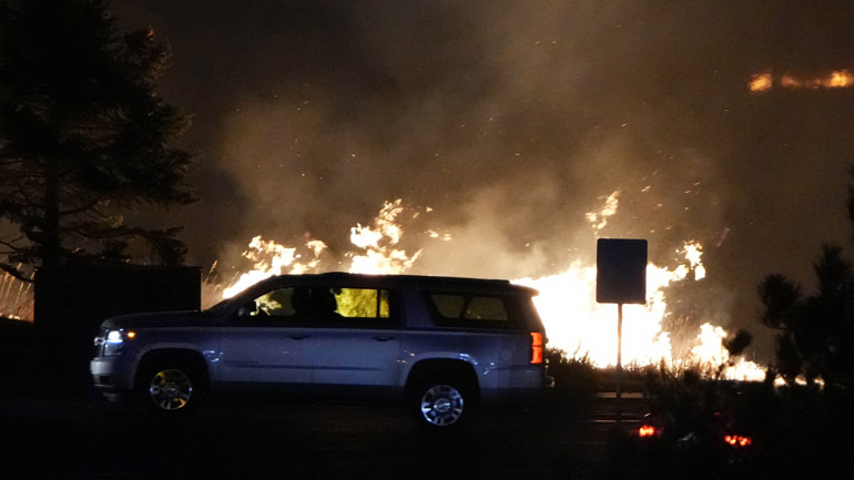 ΗΠΑ: Χιλιάδες κάτοικοι εγκατέλειψαν τα σπίτια τους εξαιτίας πυρκαγιάς στο Κολοράντο
