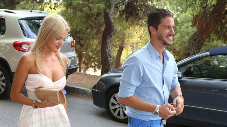 Η Βίκυ Κάβουρα απαντά στις φήμες επανασύνδεσης με τον Νίκο Οικονομόπουλο