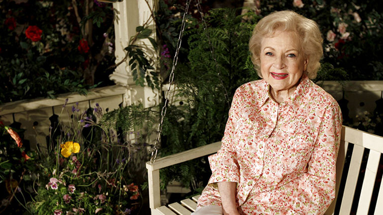 Απεβίωσε, τρεις εβδομάδες πριν κλείσει τα 100, η ηθοποιός Μπέτι Γουάιτ Απεβίωσε, τρεις εβδομάδες πριν κλείσει τα 100, η ηθοποιός Μπέτι Γουάιτ