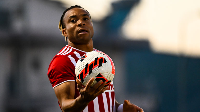 Ολυμπιακός: Θετικός στον κορωνοϊό ο Κούντε