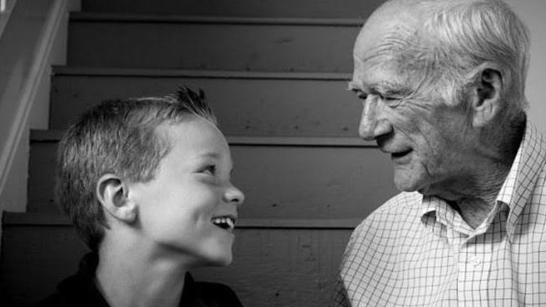 Η σοφή συμβουλή του παππού στον εγγονό