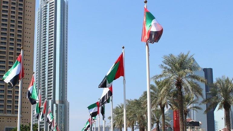 ΗΑΕ: Οι μη εμβολιασμένοι πολίτες θα απαγορεύεται να ταξιδέψουν στο εξωτερικό από την 10η Ιανουαρίου