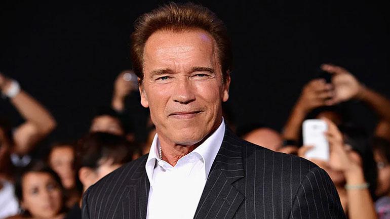 Ο Άρνολντ Σβαρτσενέγκερ δώρισε οικίσκους σε άστεγους βετεράνους