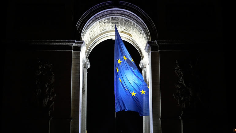 Γαλλία: Η Λεπέν διαμαρτυρήθηκε για τη σημαία της ΕΕ στην Αψίδα του Θριάμβου