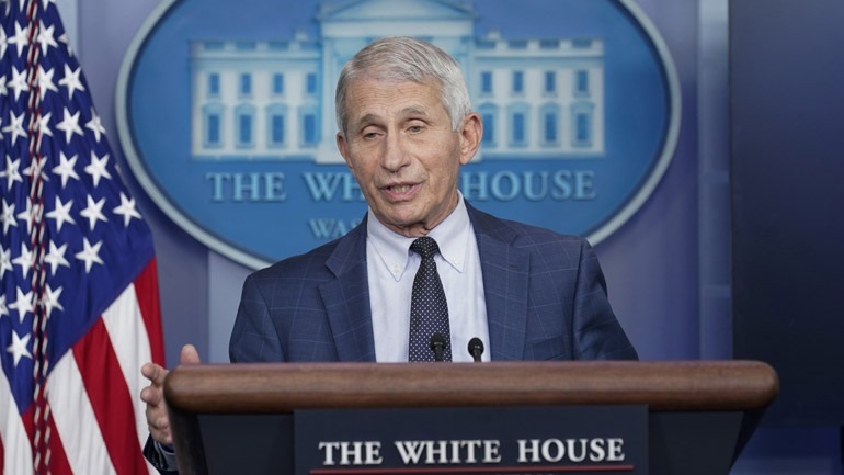 ΗΠΑ: Ο Φάουτσι προειδοποιεί για το ενδεχόμενο αύξησης των νοσηλειών, παρά τα πρώτα στοιχεία για ήπια συμπτώματα