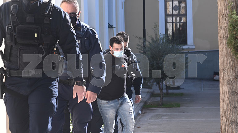 Στον εισαγγελέα ο 34χρονος που κρατούσε όμηρο την πρώην σύντροφο του Στον εισαγγελέα ο 34χρονος που κρατούσε όμηρο την πρώην σύντροφο του