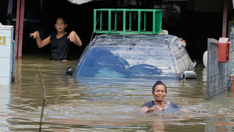 Μαλαισία: 50 νεκροί από τις πλημμύρες – 125.000 εγκατέλειψαν τα σπίτια τους