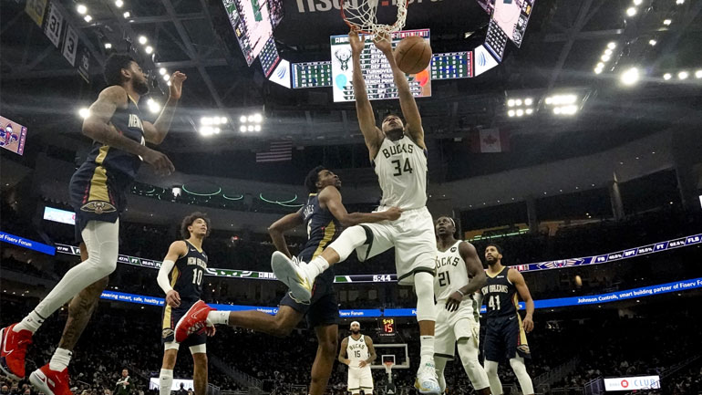 «Triple double» από τον Αντετοκούνμπο στην άνετη νίκη των Μπακς επί των Πέλικανς!