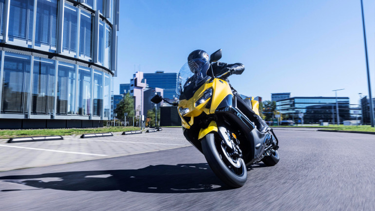 Το ανανεωμένο Yamaha TMAX 560 έρχεται στην τιμή των 13.000€