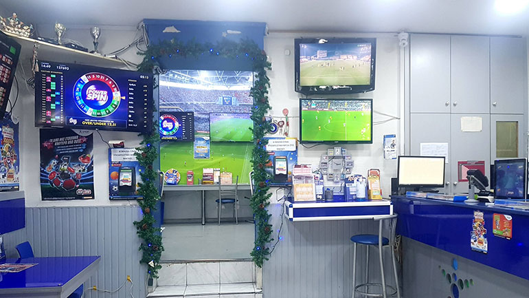 Εφτάτυχος παίκτης του ΣΚΡΑΤΣ στον Πειραιά κέρδισε 500.000 ευρώ – Τι λέει η ιδιοκτήτρια του τυχερού πρακτορείου ΟΠΑΠ