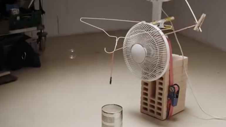 Αυτοσχέδια μηχανή για φούσκες