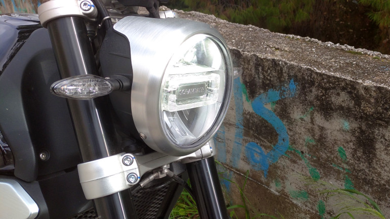 Ρετρό στρογγυλό φανάρι εμπρός με τεχνολογία LED.