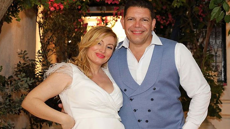 Ο Γρηγόρης Μπιθικώτσης δημοσίευσε την πρώτη φωτογραφία της νεογέννητης κόρης του