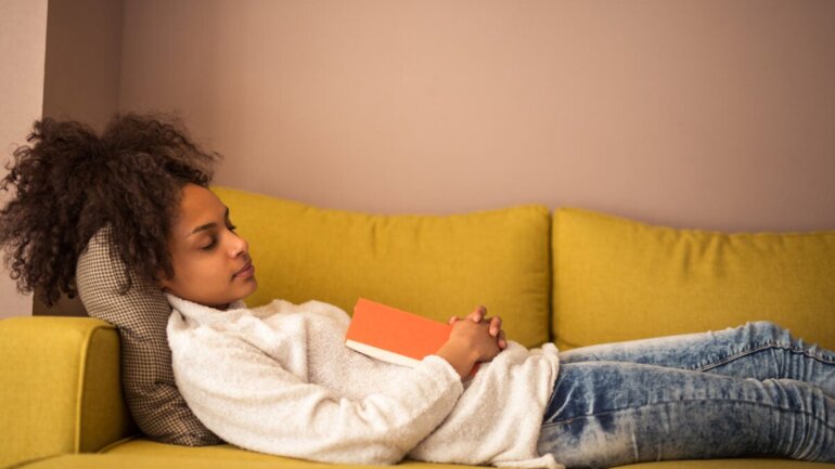 Γιατί ο μεσημεριανός ύπνος δεν είναι χάσιμο χρόνου