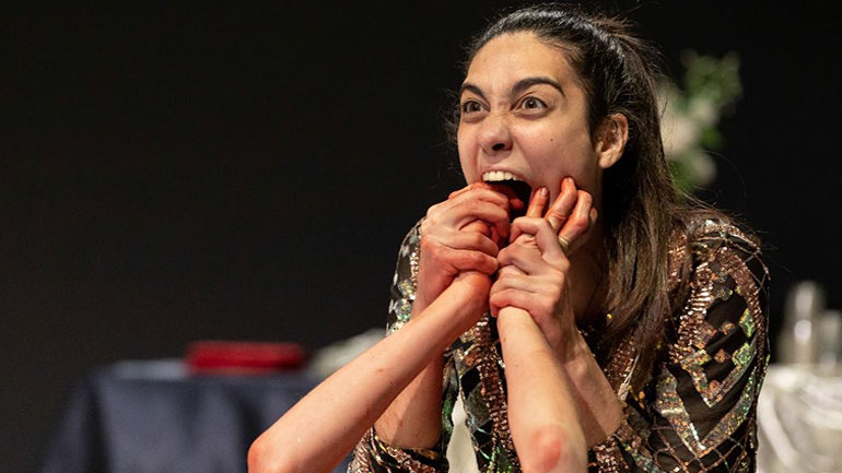 Extra παράσταση για το  Cry της Λένας Κιτσοπούλου στο Θέατρο Τέχνης, λόγω sold out