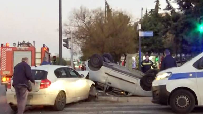 Σοβαρό τροχαίο στη διασταύρωση λεωφόρου Βουλιαγμένης και Αλίμου