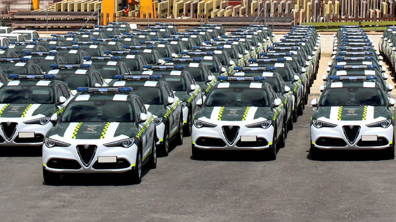 Η Alfa Romeo Stelvio είναι το νέο αυτοκίνητο της Ισπανικής Τροχαίας