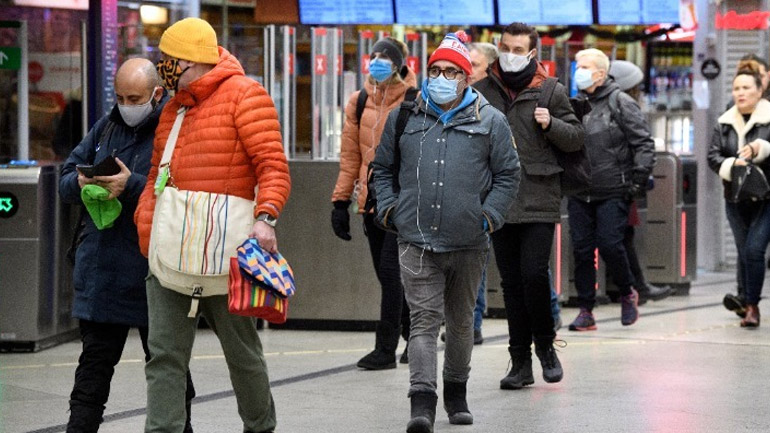 Σουηδία: Ρεκόρ νέων περιστατικών Covid-19 και αύξηση των εισαγωγών στα νοσοκομεία